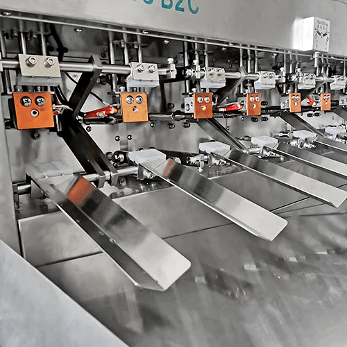 Envasadora e Seladora Semiautomática para Embalagens Pré-Formadas CSFSM 1410 B3 - imagem 5